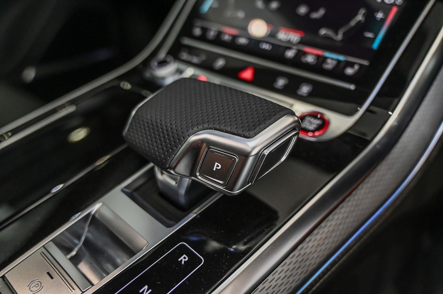 Image about Audi SQ7 TFSI quattro tiptronic