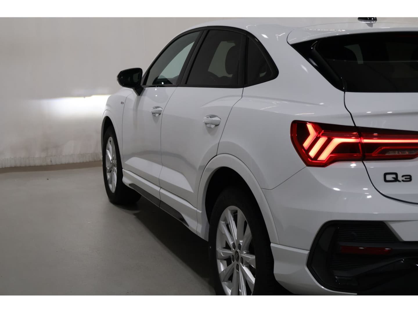 Bild über Audi Q3 Sportback S line 35 TDI S tronic - für weitere Informationen kontaktieren Sie den Audi Partner