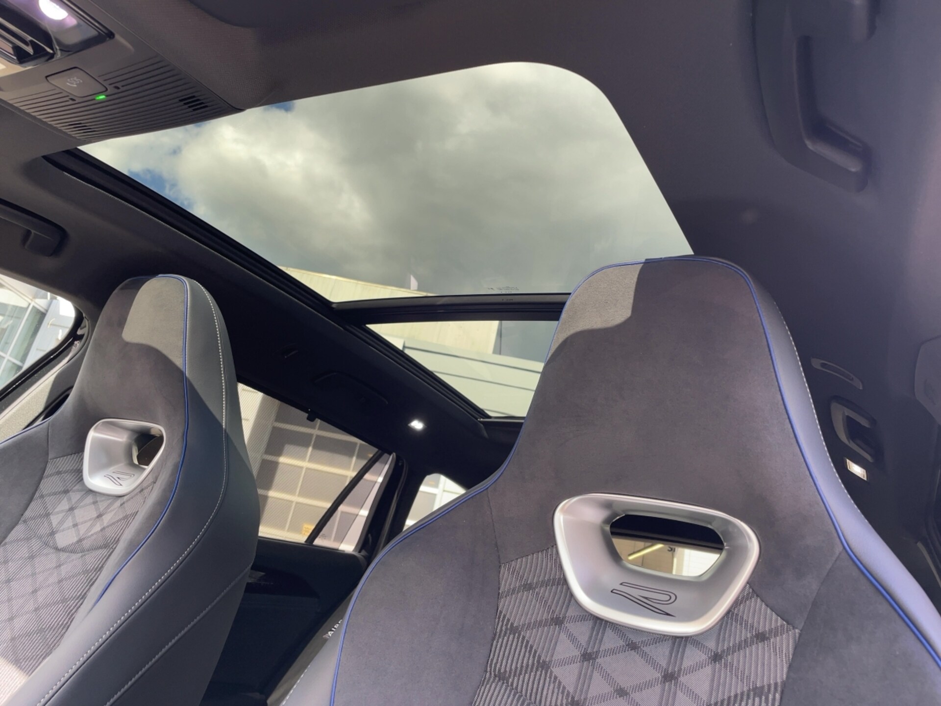 Volkswagen Passat R-Line