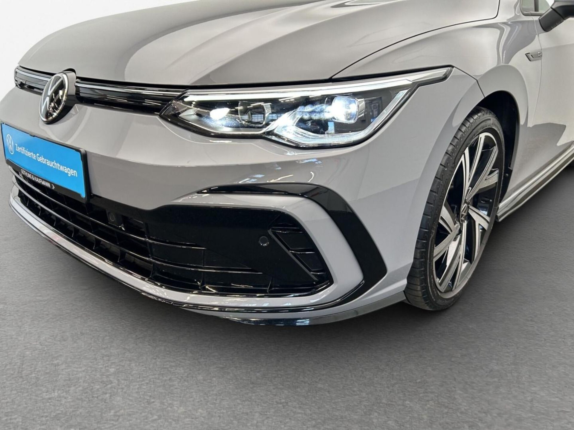 Volkswagen Golf R-Line