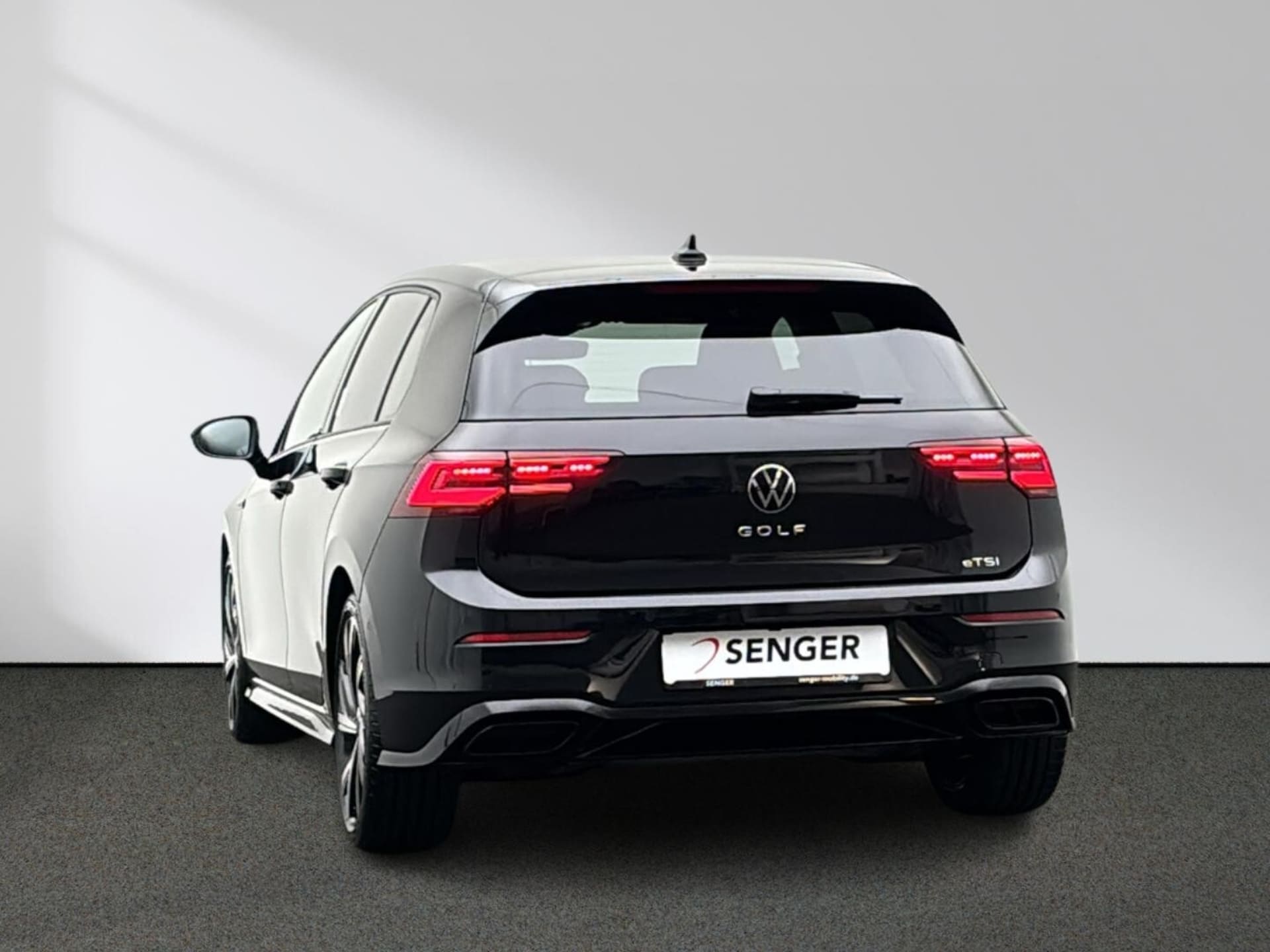 Volkswagen Golf R-Line
