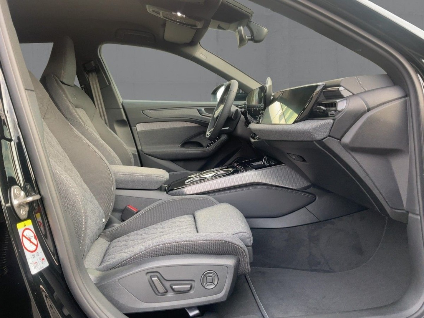 Bild über Audi A6 Avant TDI quattro 150 kW S tronic - für weitere Informationen kontaktieren Sie den Audi Partner
