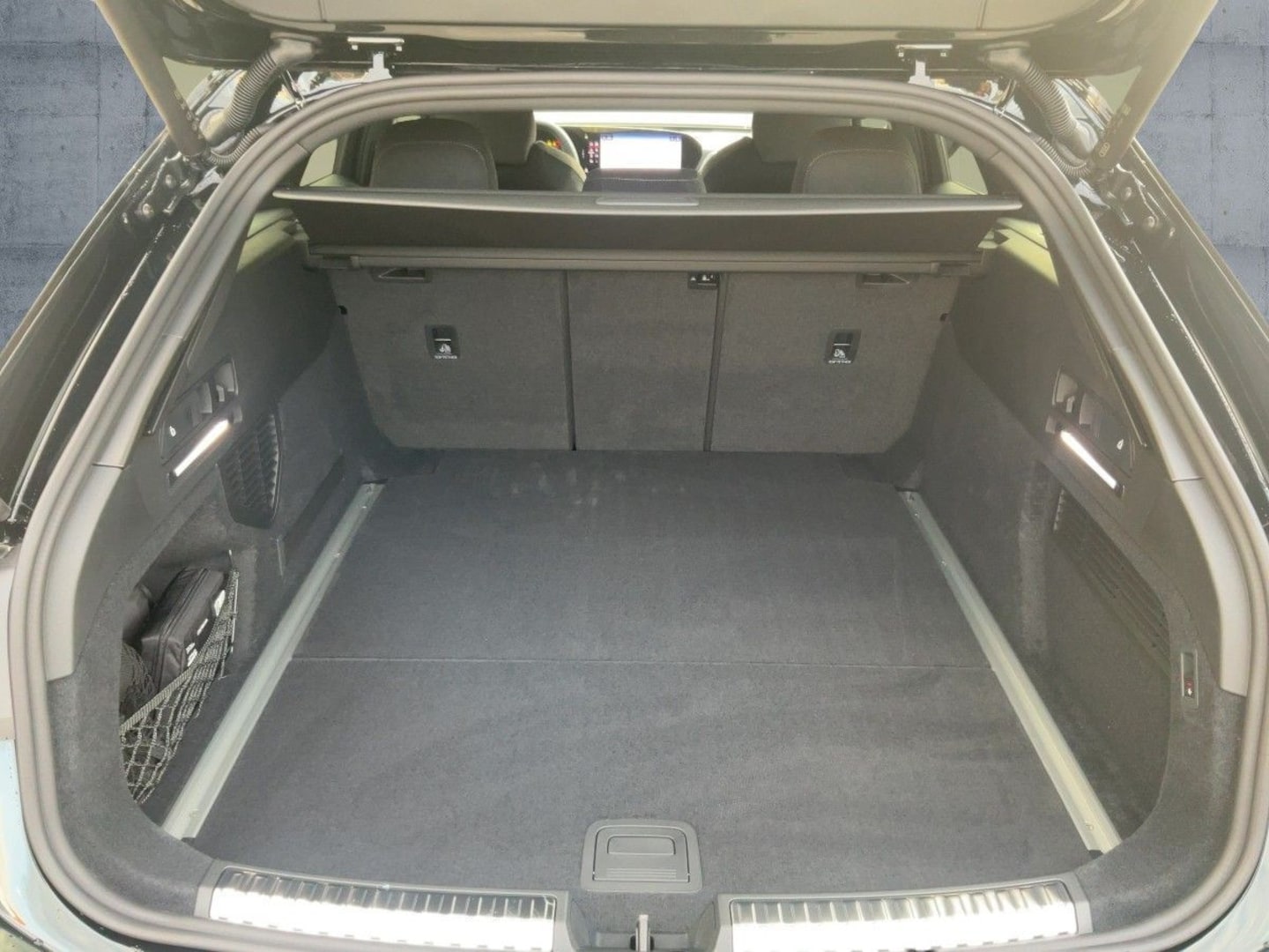 Bild über Audi A6 Avant TDI quattro 150 kW S tronic - für weitere Informationen kontaktieren Sie den Audi Partner