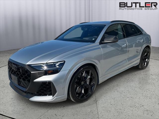 2025 Audi RS Q8 Base