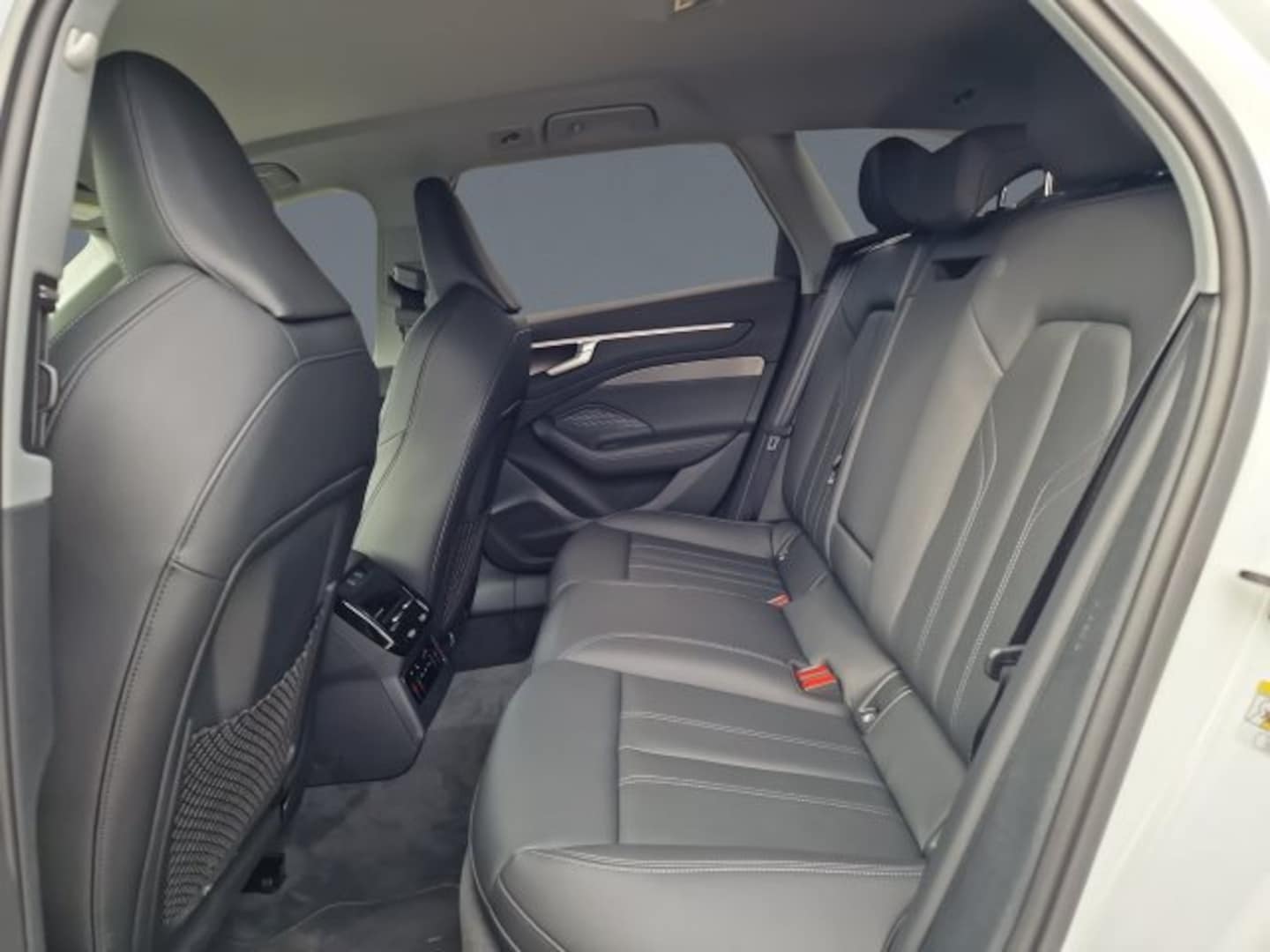 Bild über Audi A6 Avant TDI quattro 150 kW S tronic - für weitere Informationen kontaktieren Sie den Audi Partner