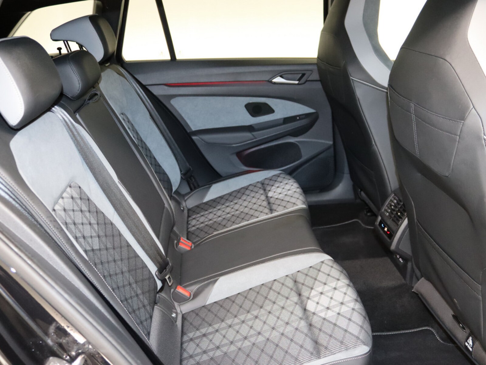 Volkswagen Golf Variant – Bild 10
