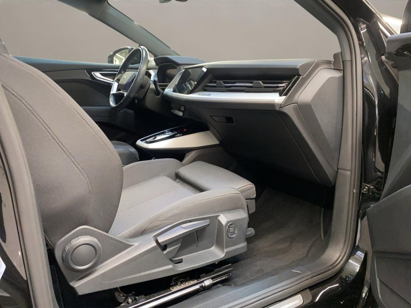 Bild über Audi Q4 Sportback e-tron 35 e-tron - für weitere Informationen kontaktieren Sie den Audi Partner