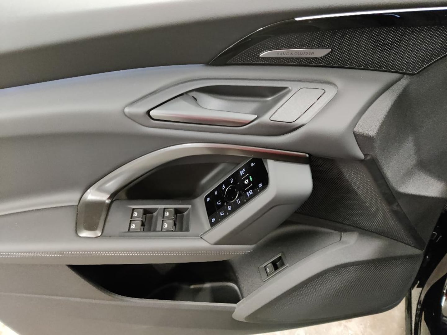 Bild über Audi Q5 Sportback TDI quattro 150 kW S tronic - für weitere Informationen kontaktieren Sie den Audi Partner