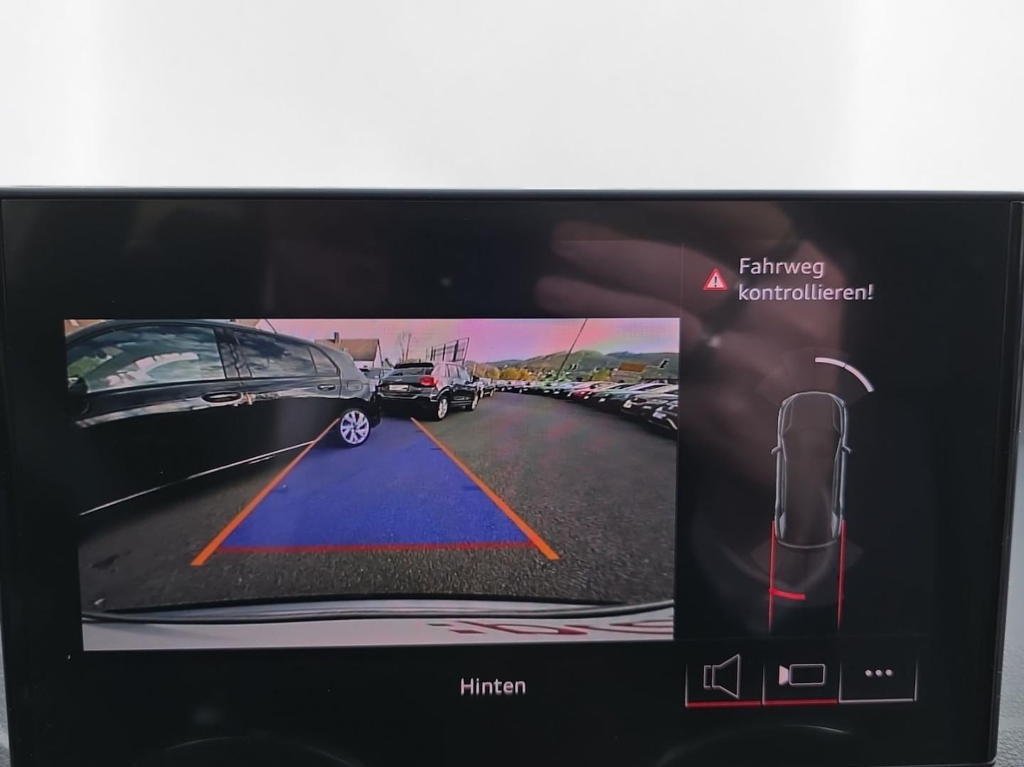 Bild über Audi Q2 advanced 40 TFSI quattro S tronic - für weitere Informationen kontaktieren Sie den Audi Partner