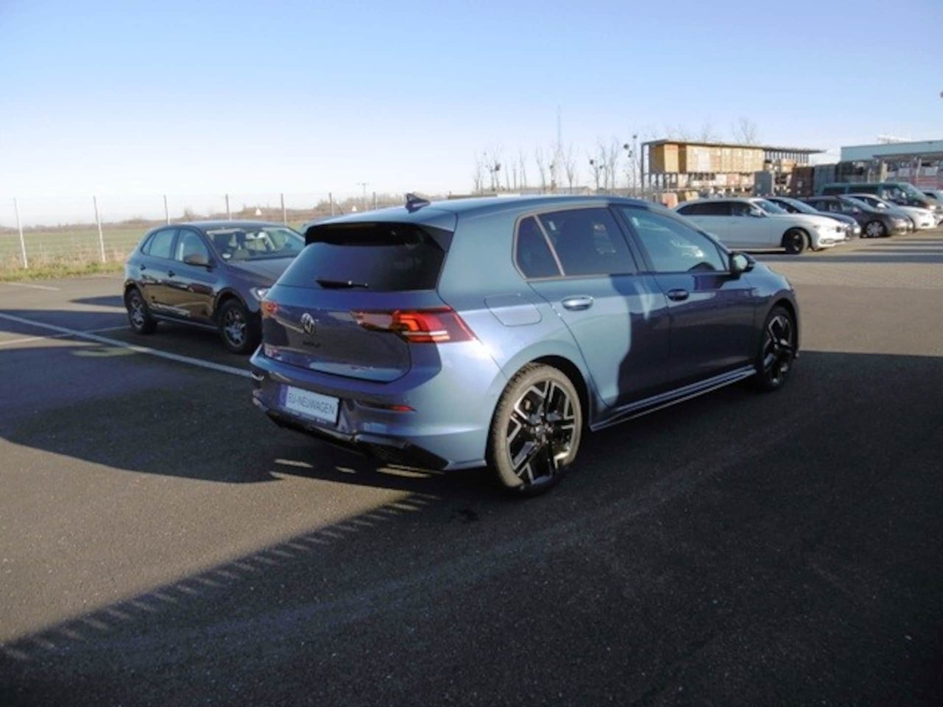 Volkswagen Golf R-Line