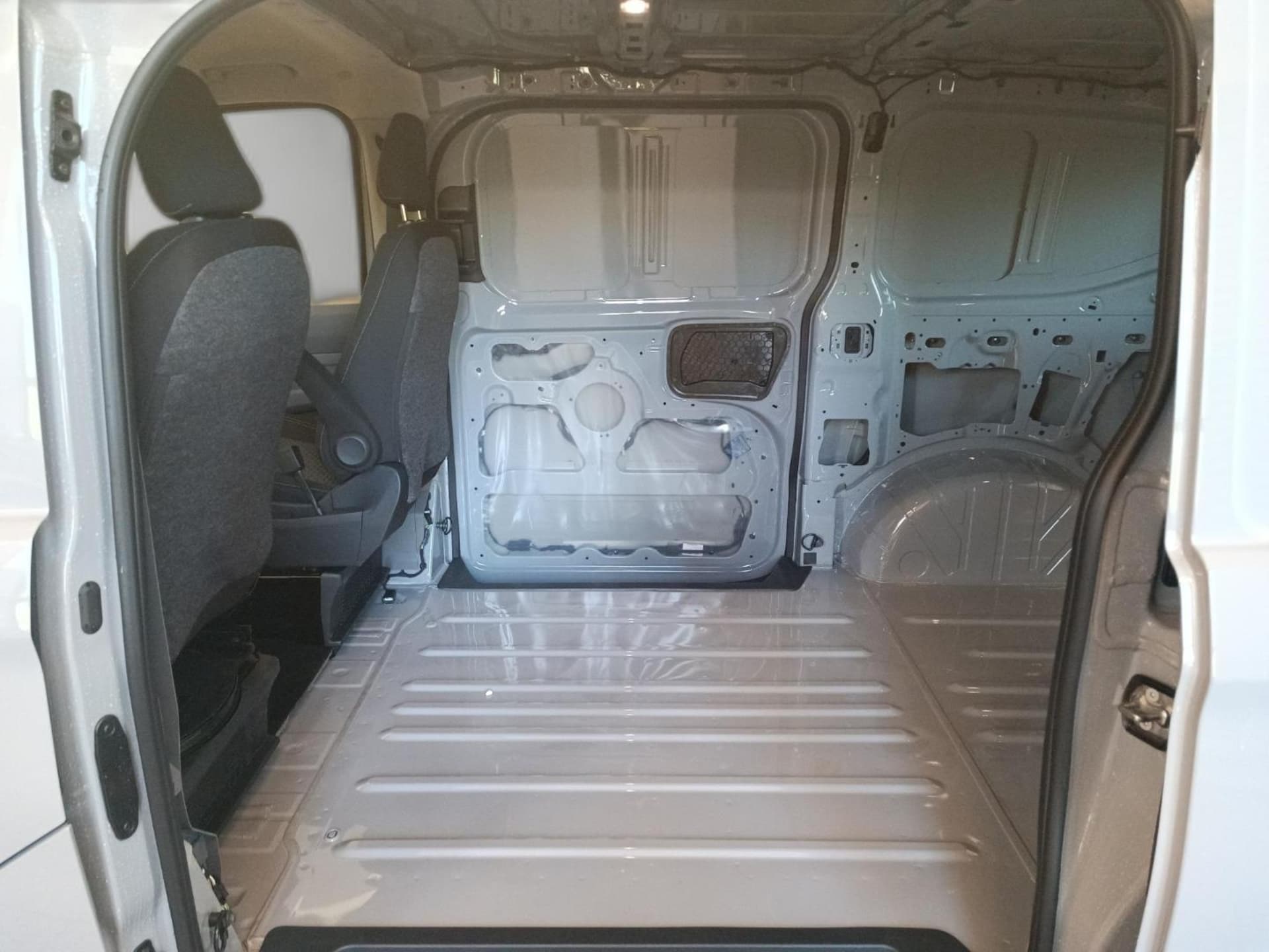Volkswagen Transporter Kasten kurzer Radstand