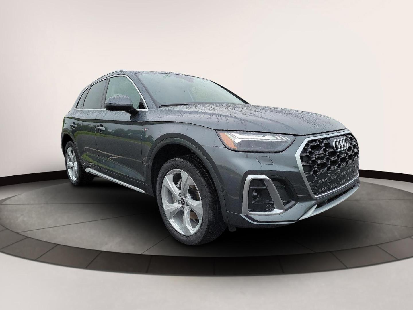 2023 Audi Q5 45 Prestige's photo