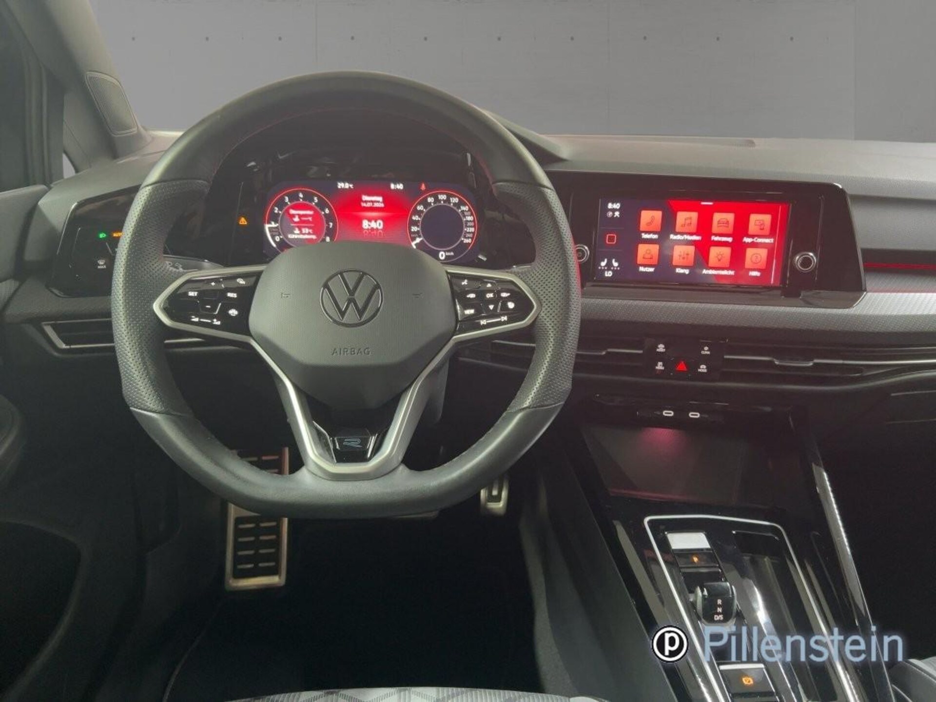 Volkswagen Golf R-Line