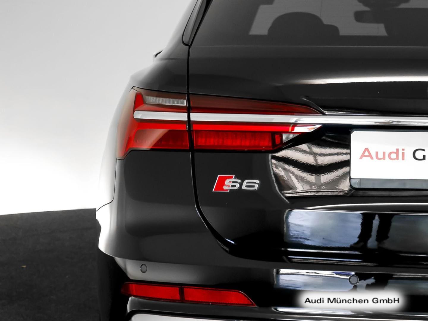 Bild über Audi S6 Avant TDI quattro tiptronic - für weitere Informationen kontaktieren Sie den Audi Partner
