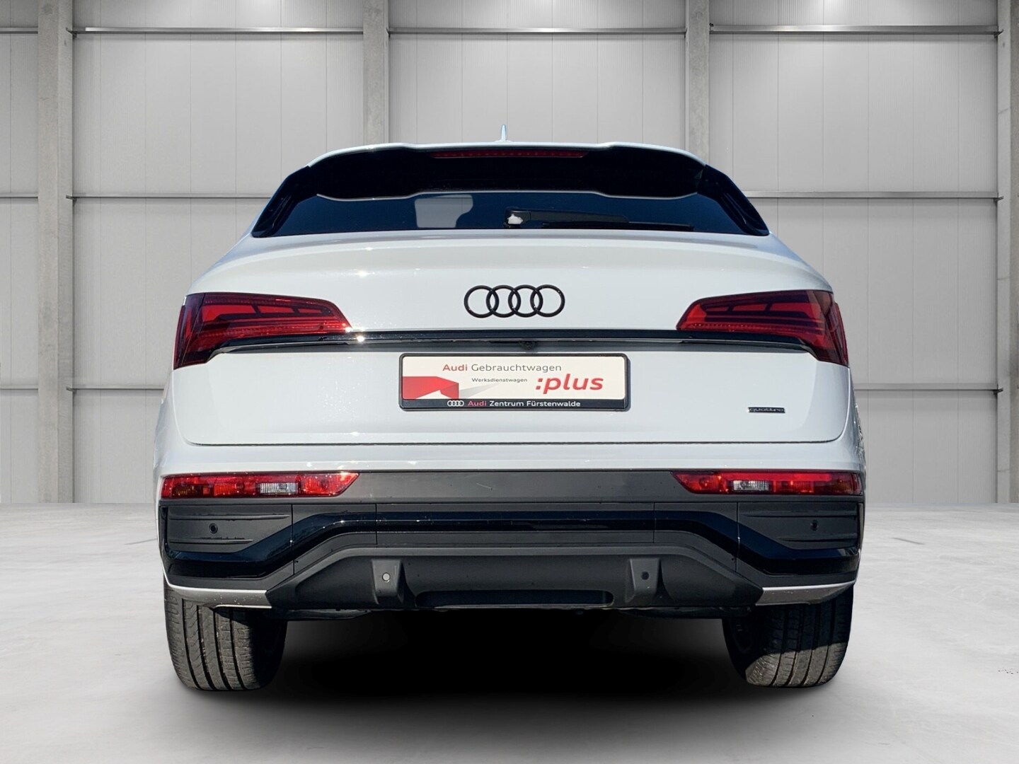 Bild über Audi Q5 Sportback TFSI e S line business 55 TFSI e quattro S tronic - für weitere Informationen kontaktieren Sie den Audi Partner