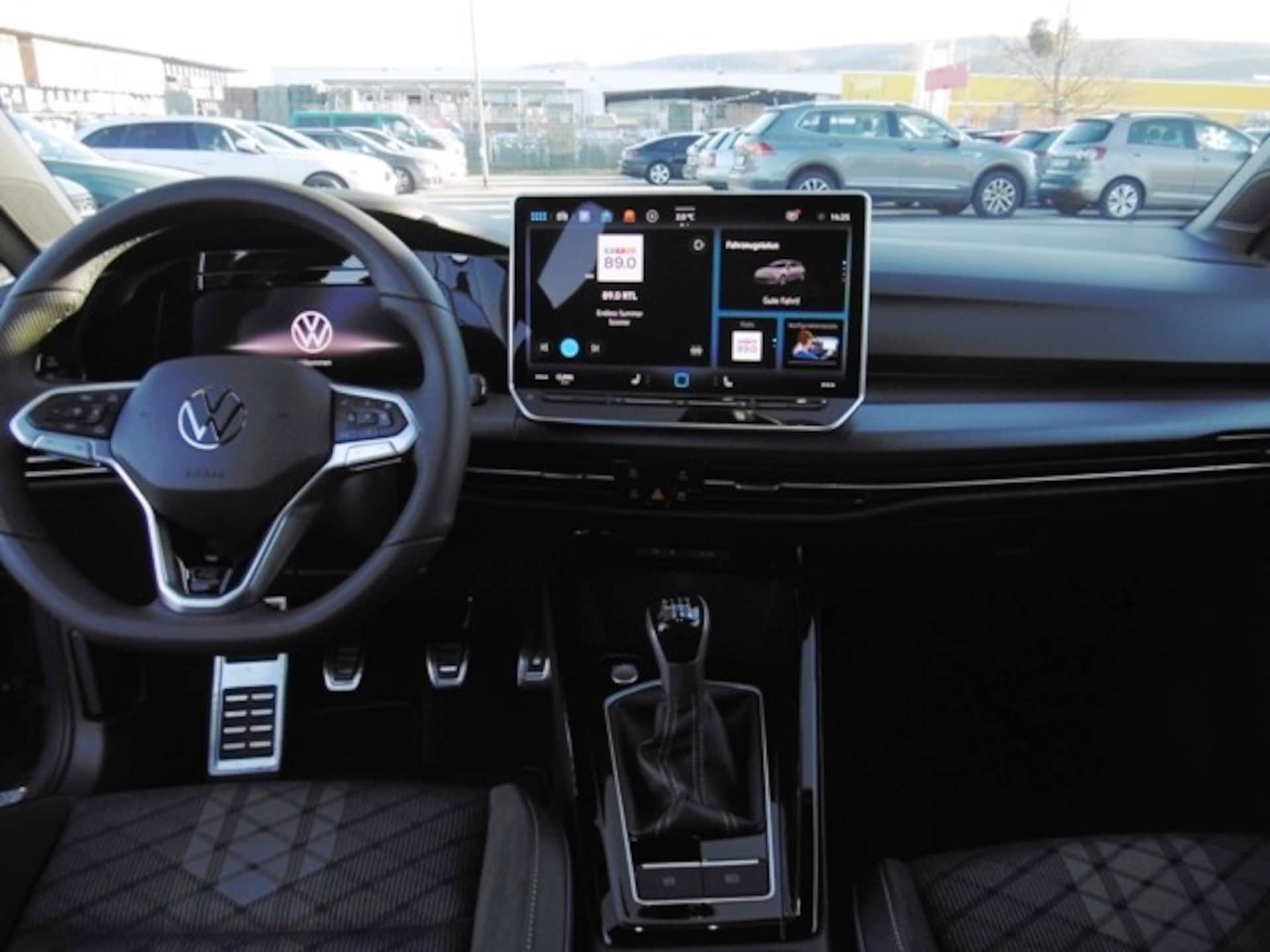 Volkswagen Golf R-Line