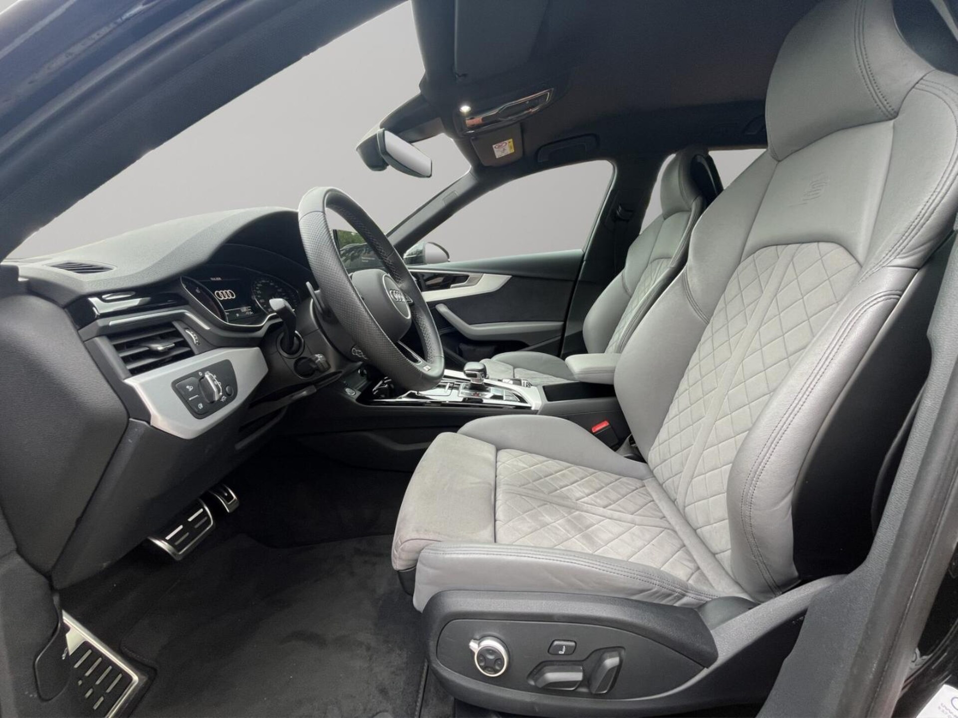 Audi A4 Avant S line