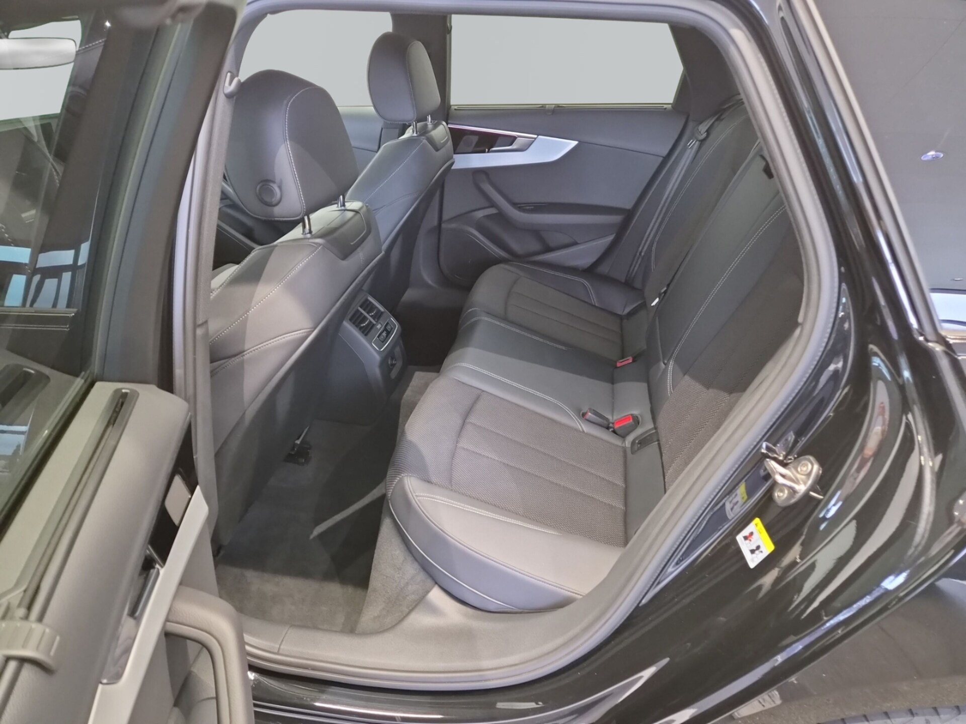 Audi A4 Avant S line