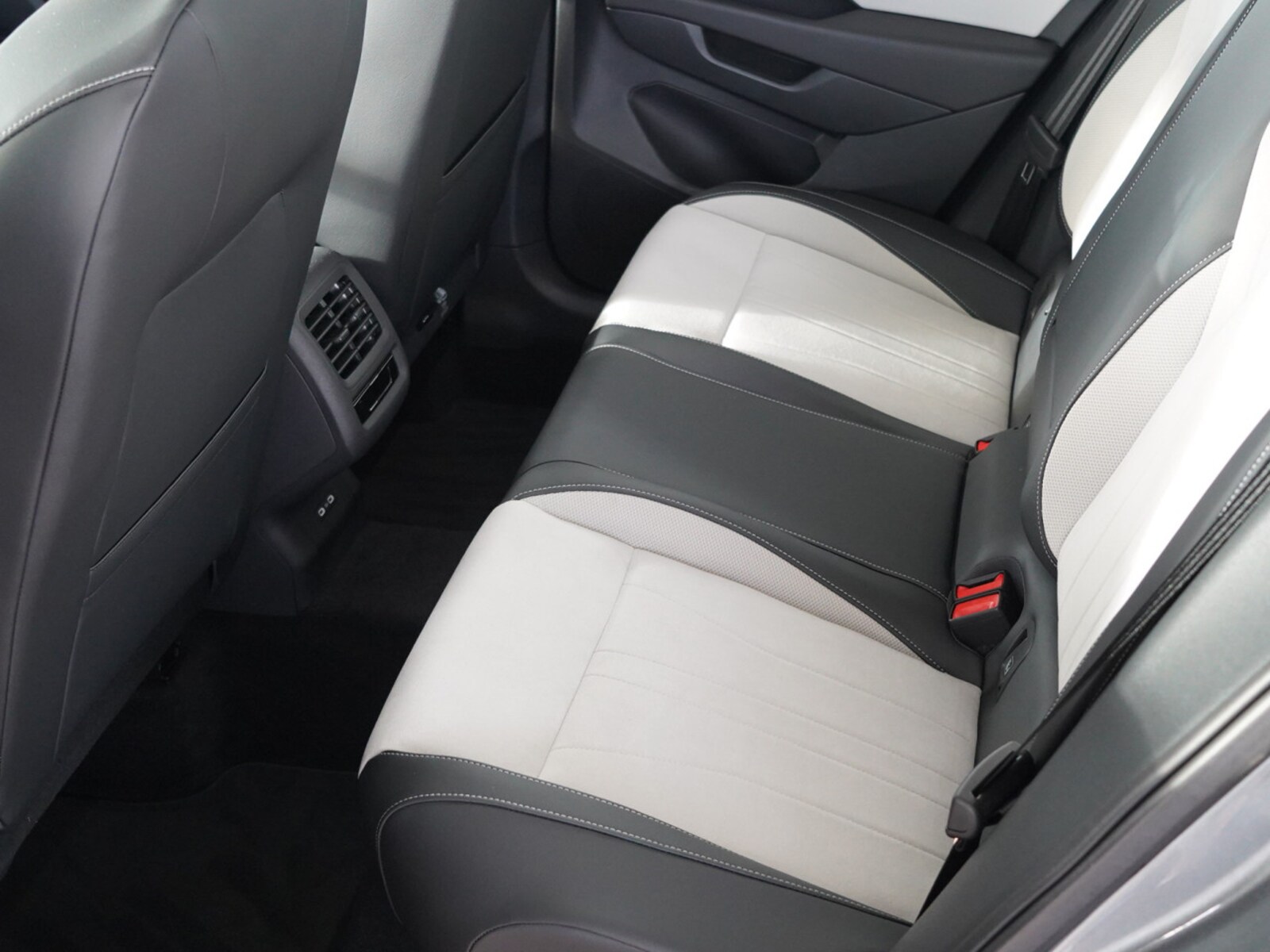 Volkswagen T-Roc – Bild 12