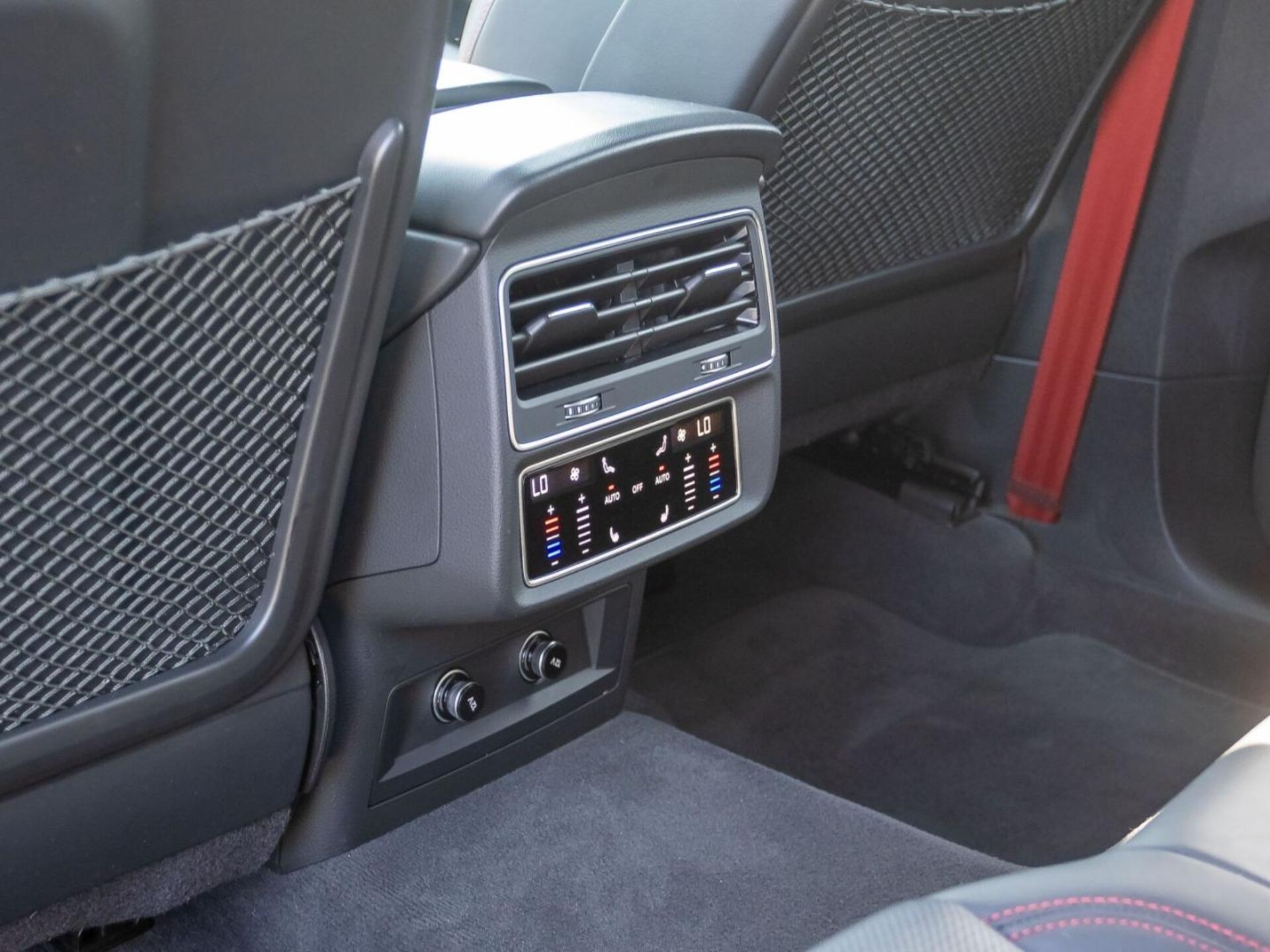Audi SQ8 SUV