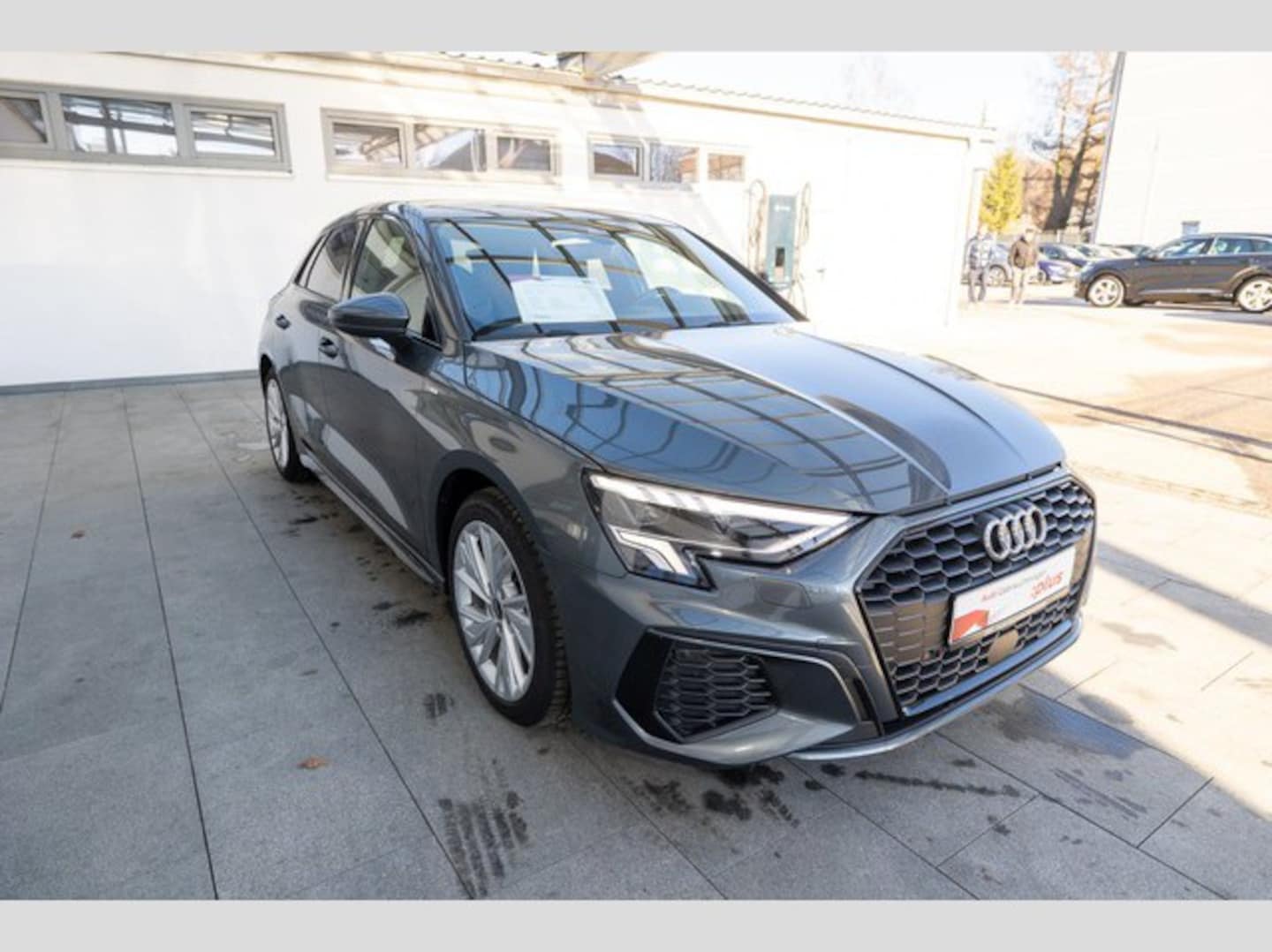 Bild über Audi A3 Sportback S line 35 TFSI S tronic - für weitere Informationen kontaktieren Sie den Audi Partner