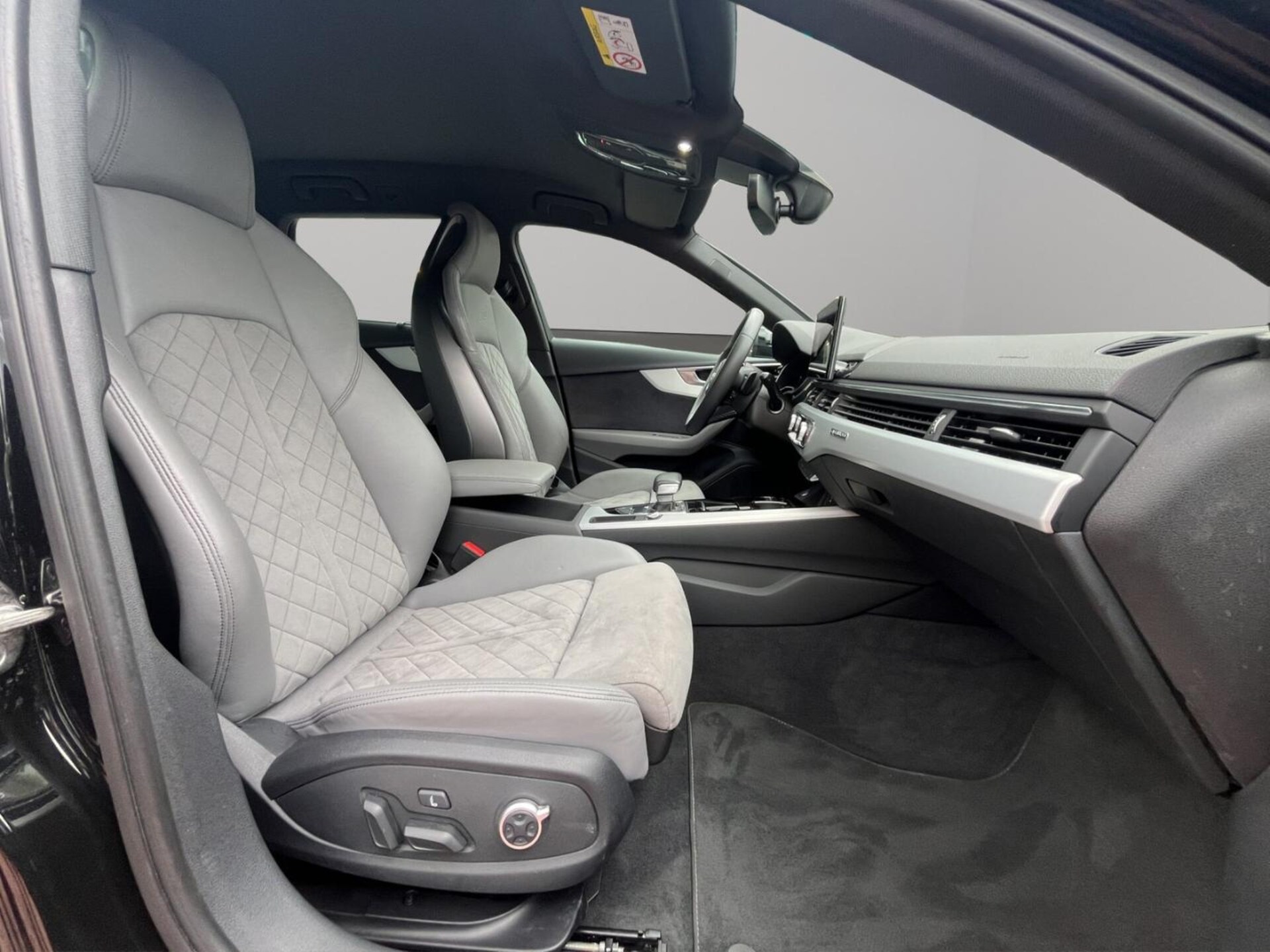 Audi A4 Avant S line