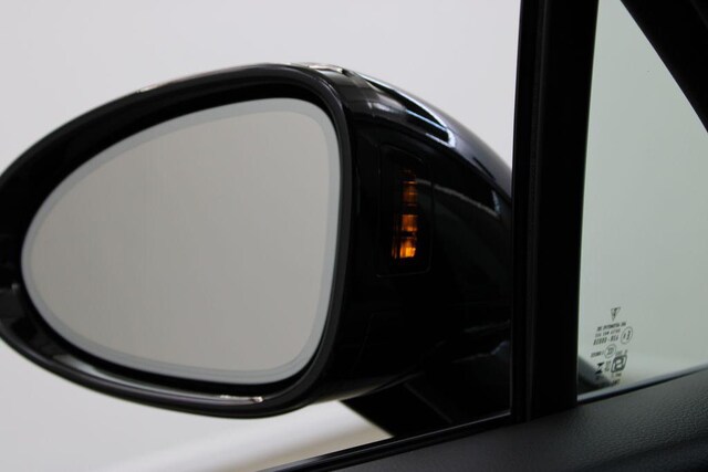 2025 Porsche Macan Base - Photo 40