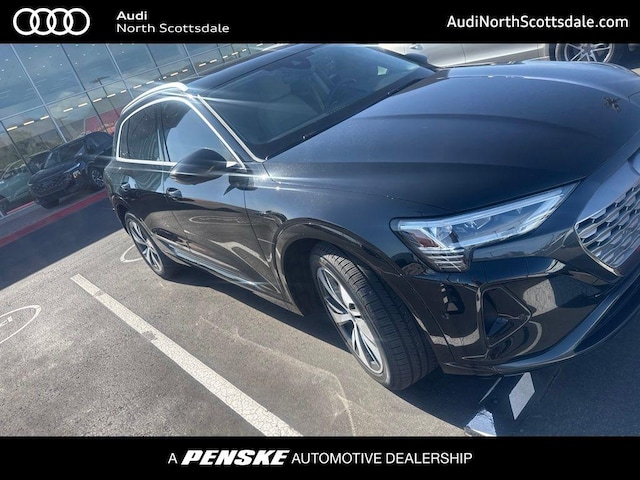 Photo of 2024 Audi Q8 e-tron 