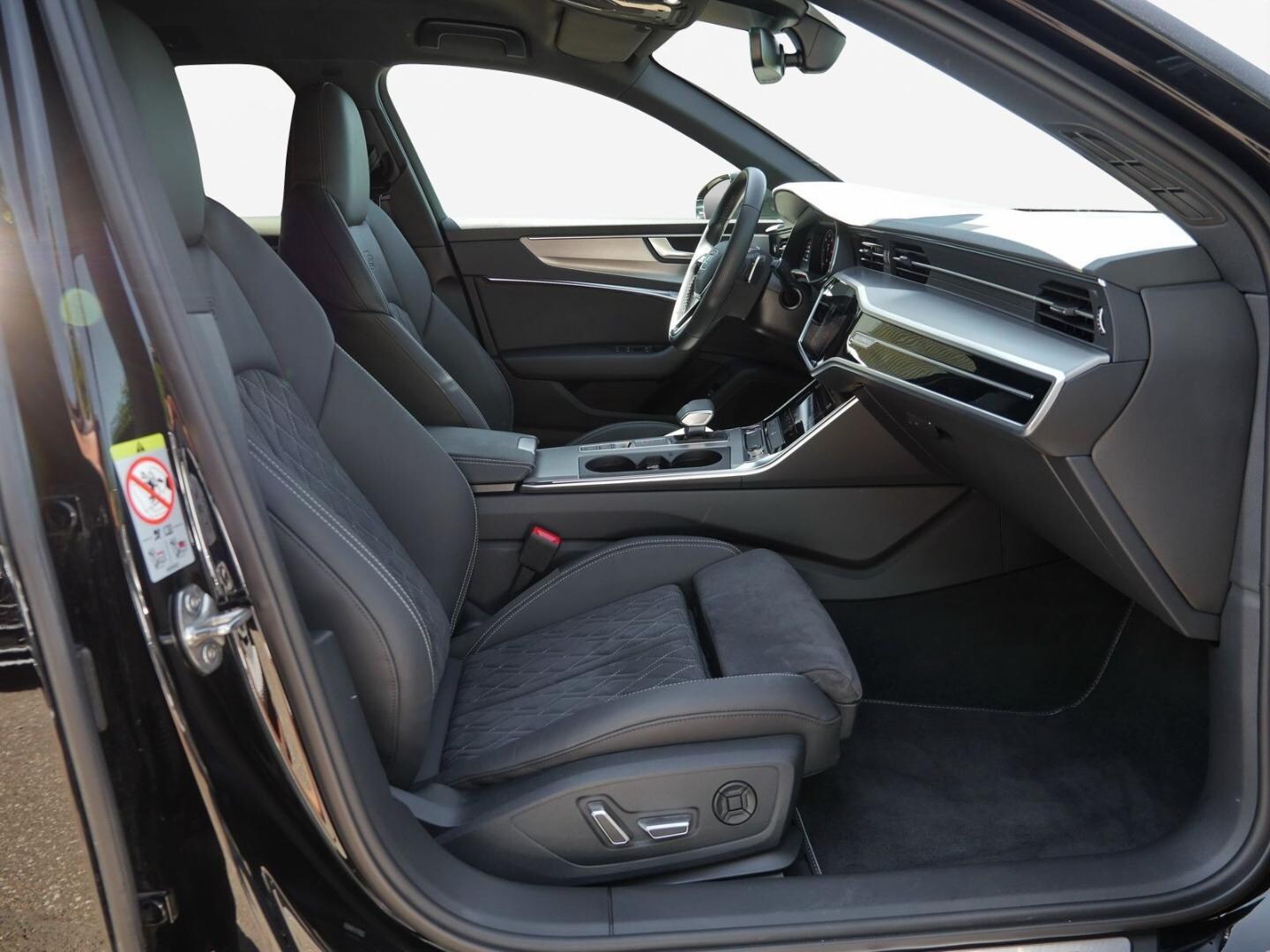 Bild über Audi S6 Avant TDI quattro tiptronic - für weitere Informationen kontaktieren Sie den Audi Partner