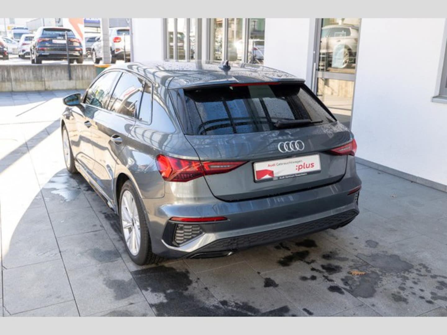 Bild über Audi A3 Sportback S line 35 TFSI S tronic - für weitere Informationen kontaktieren Sie den Audi Partner