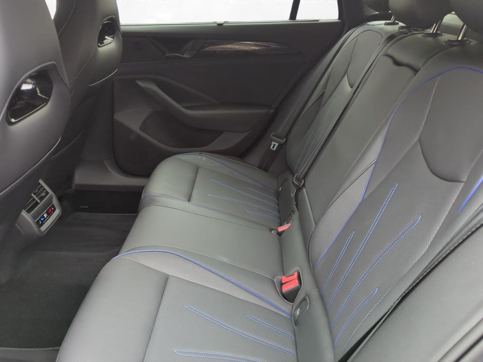Volkswagen Passat – Bild 3