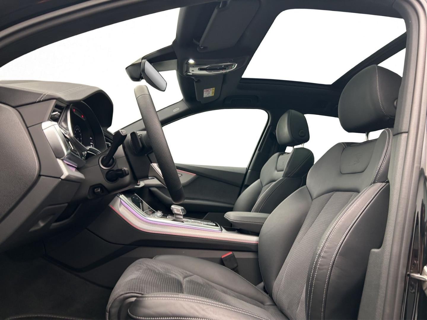 Bild über Audi SQ7 SUV TFSI quattro 373 kW tiptronic - für weitere Informationen kontaktieren Sie den Audi Partner