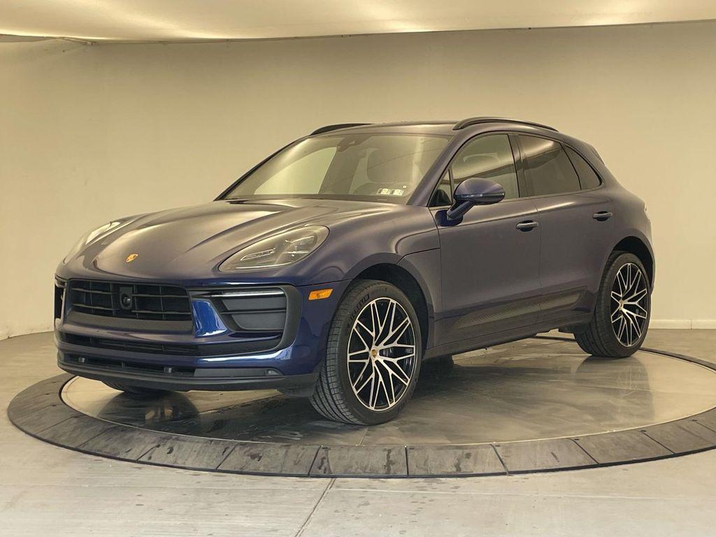 2022 Porsche Macan -'s photo