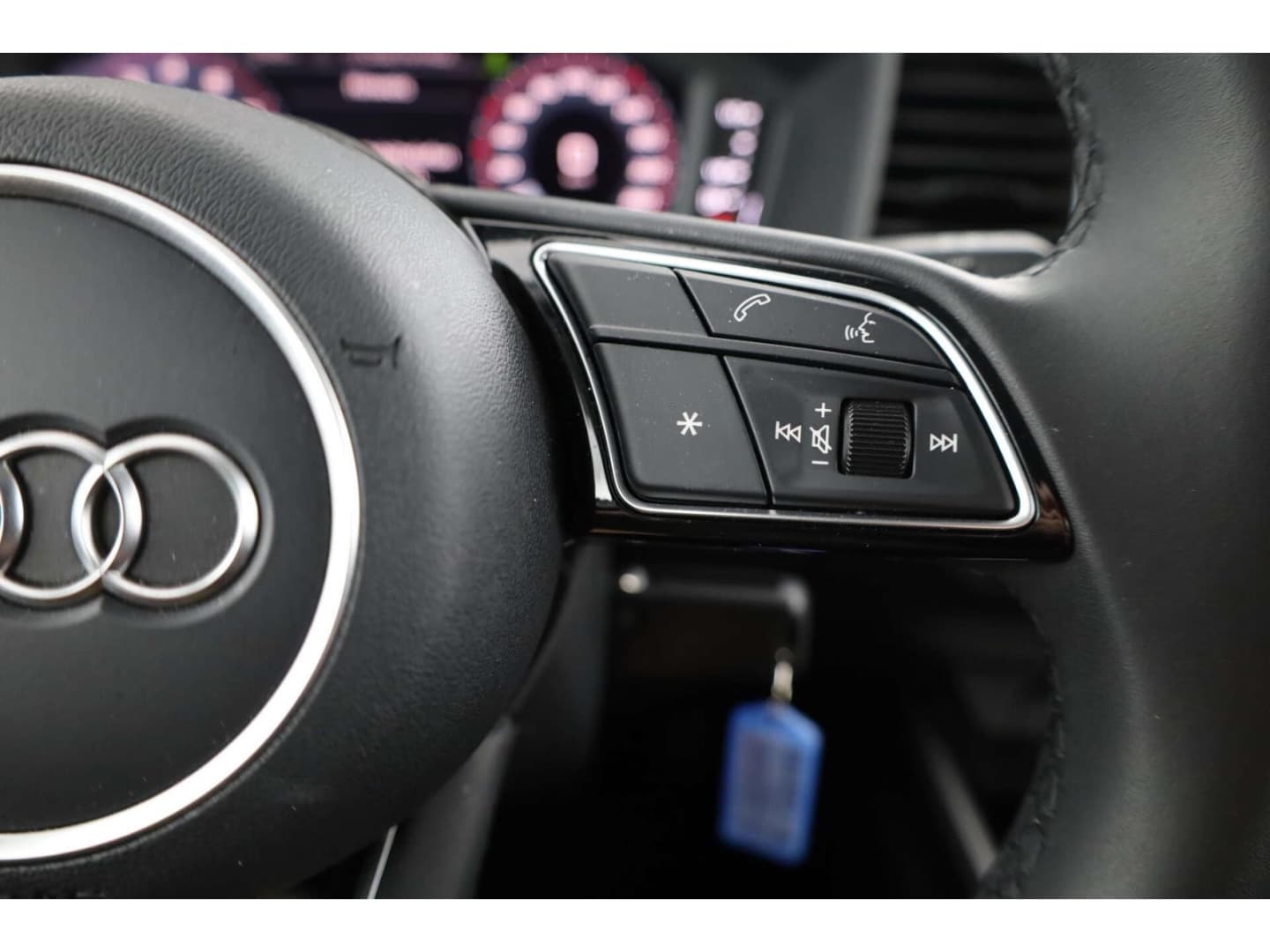 Bild über Audi A1 Sportback advanced 30 TFSI S tronic - für weitere Informationen kontaktieren Sie den Audi Partner