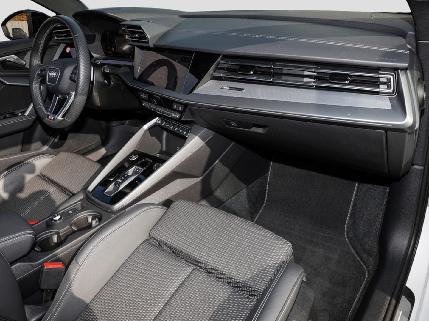 Bild über Audi A3 Sportback TFSI e S line 45 TFSI e S tronic - für weitere Informationen kontaktieren Sie den Audi Partner