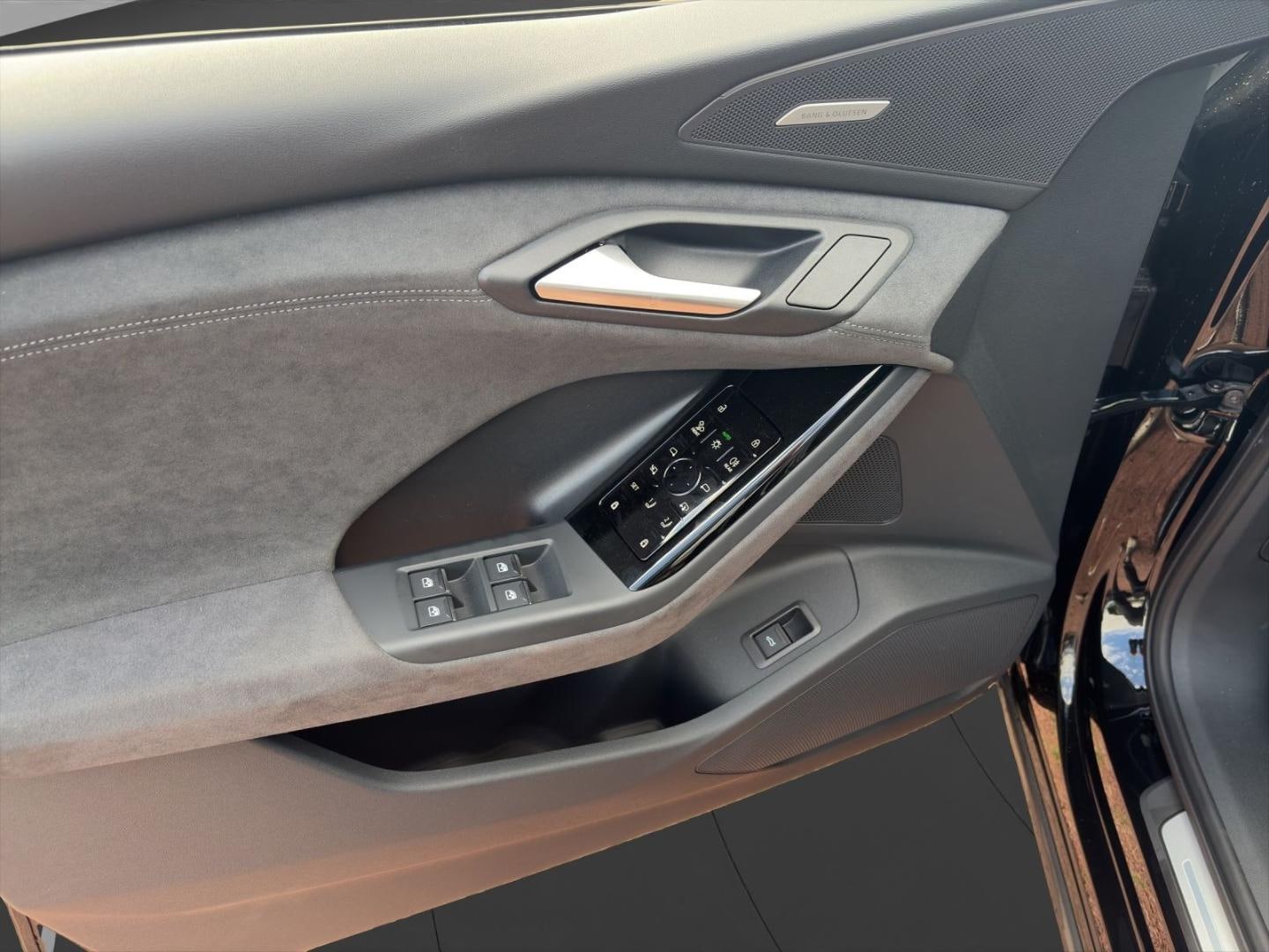 Bild über Audi Q6 SUV e-tron S line business e-tron quattro 315 kW - für weitere Informationen kontaktieren Sie den Audi Partner