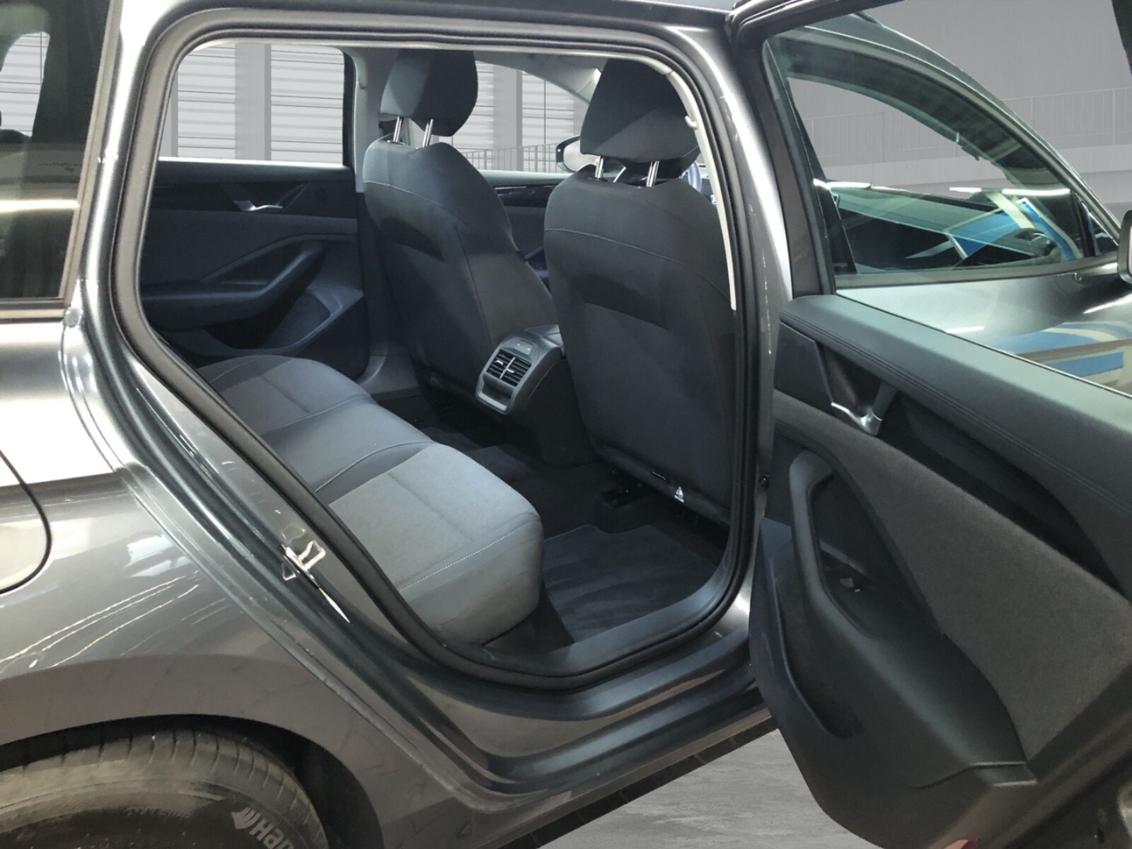 Volkswagen Passat – Bild 6