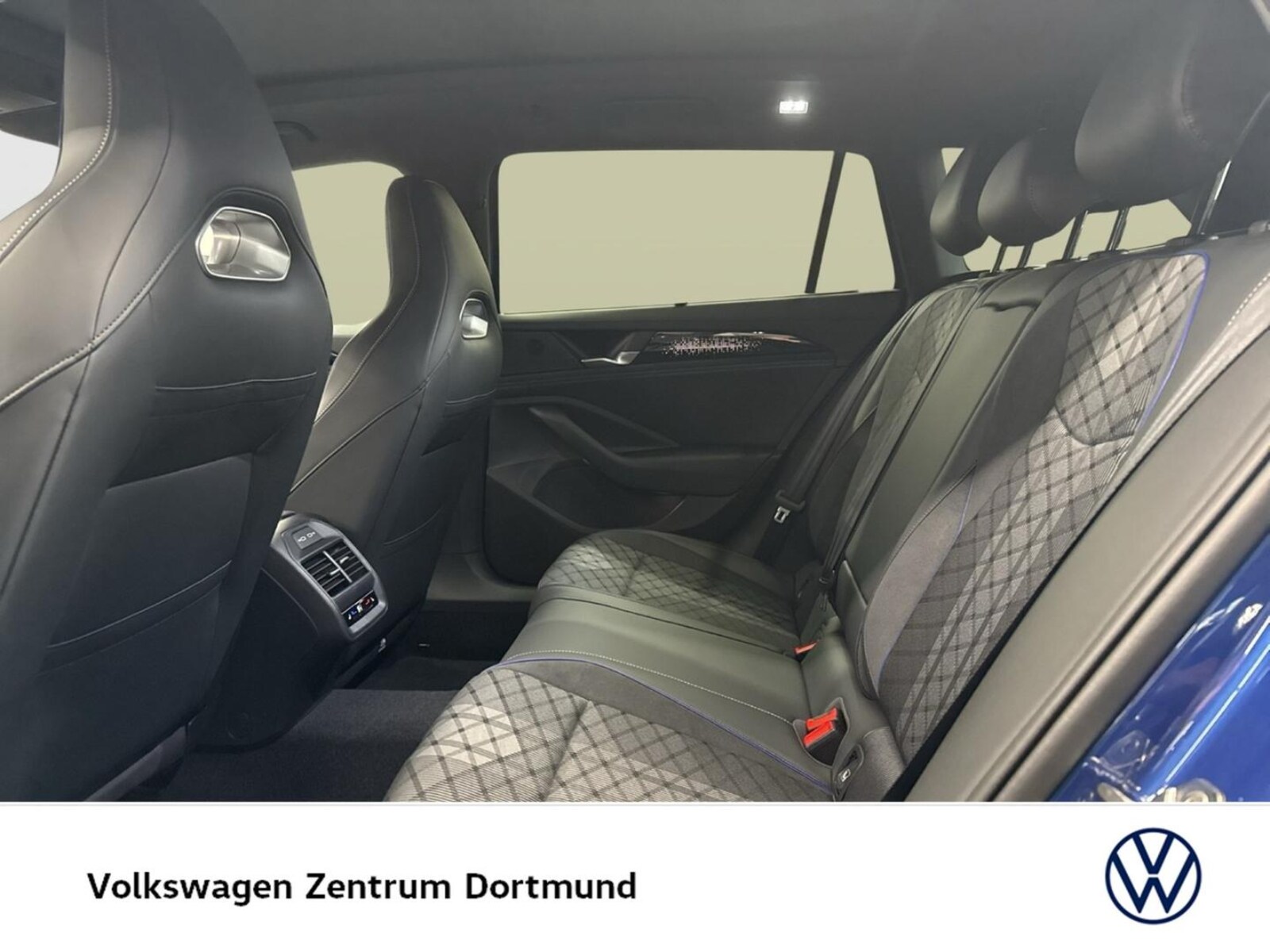 Volkswagen Passat – Bild 11