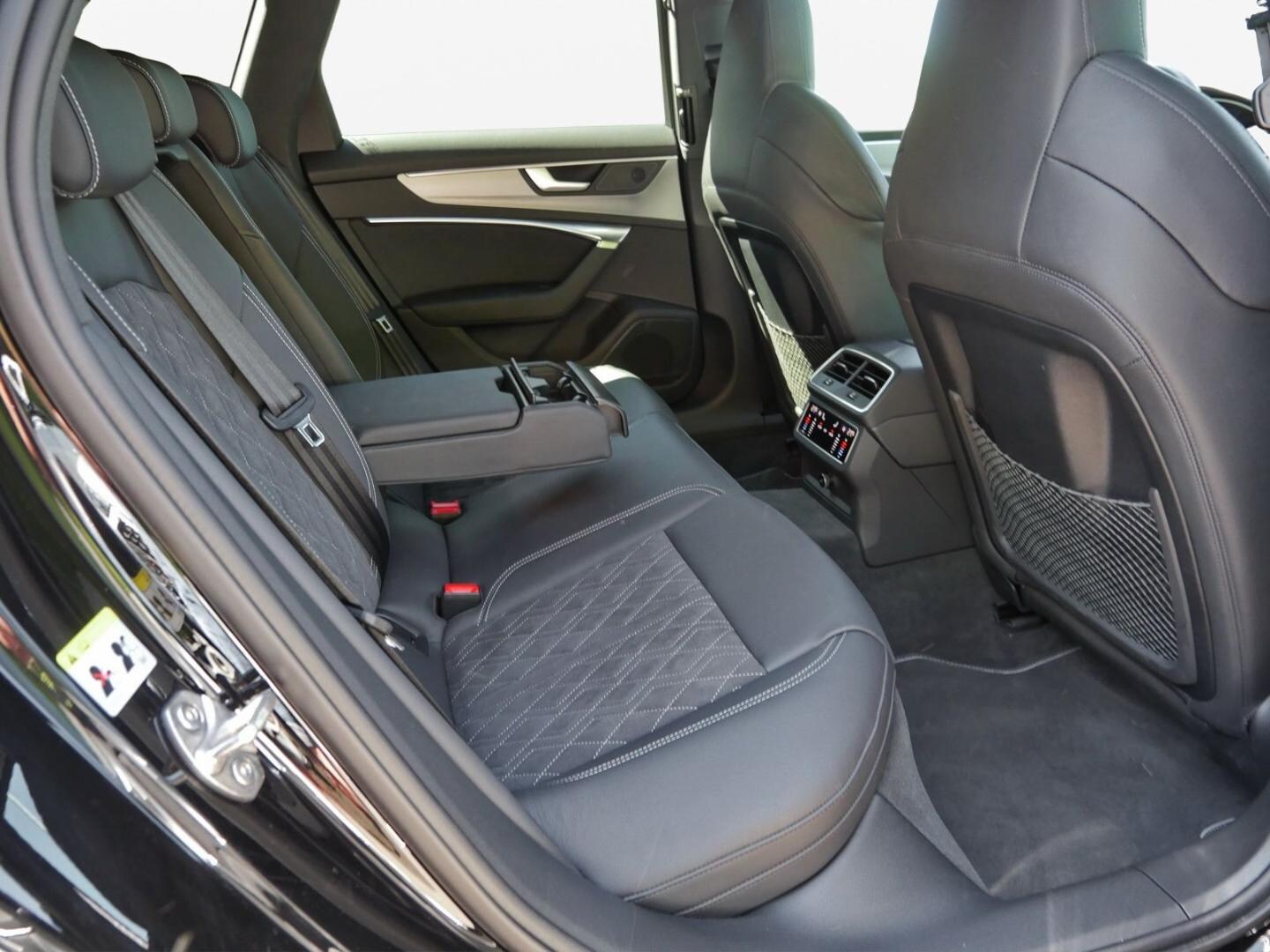 Bild über Audi S6 Avant TDI quattro tiptronic - für weitere Informationen kontaktieren Sie den Audi Partner