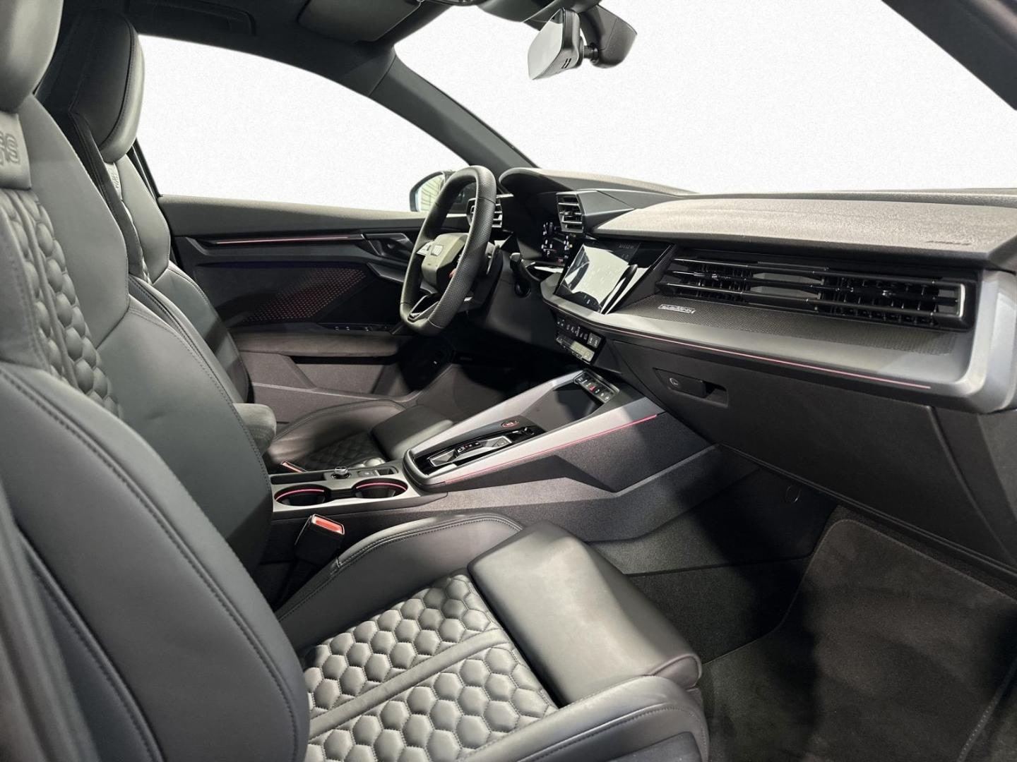 Bild über Audi RS 3 Sportback TFSI quattro 294 kW S tronic - für weitere Informationen kontaktieren Sie den Audi Partner