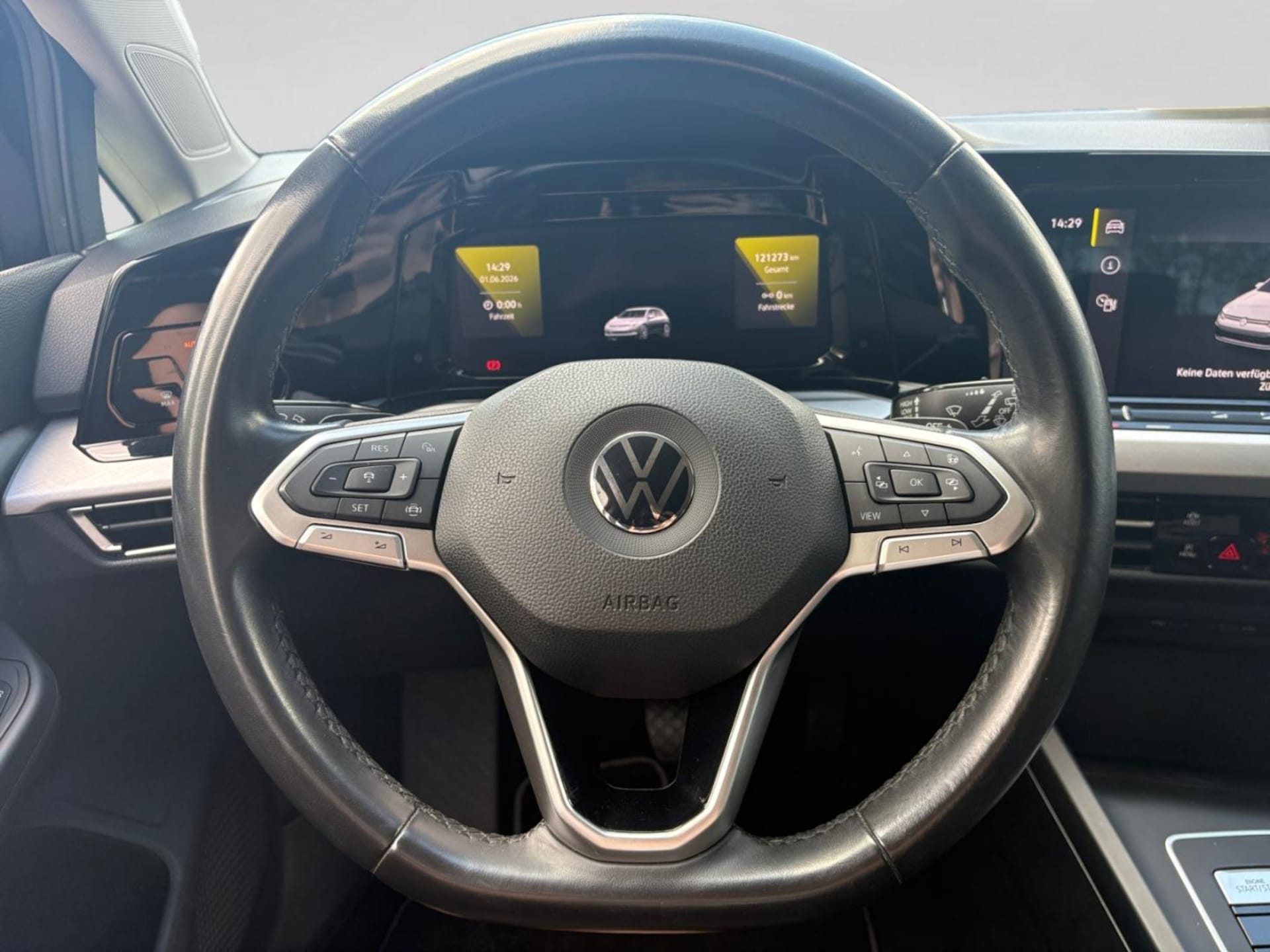Volkswagen Golf Life