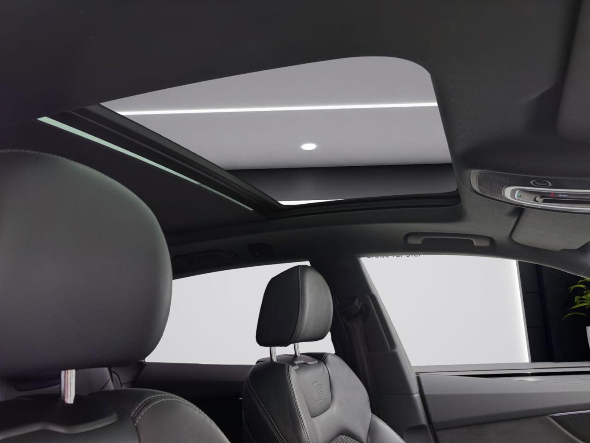 Audi SQ8 SUV