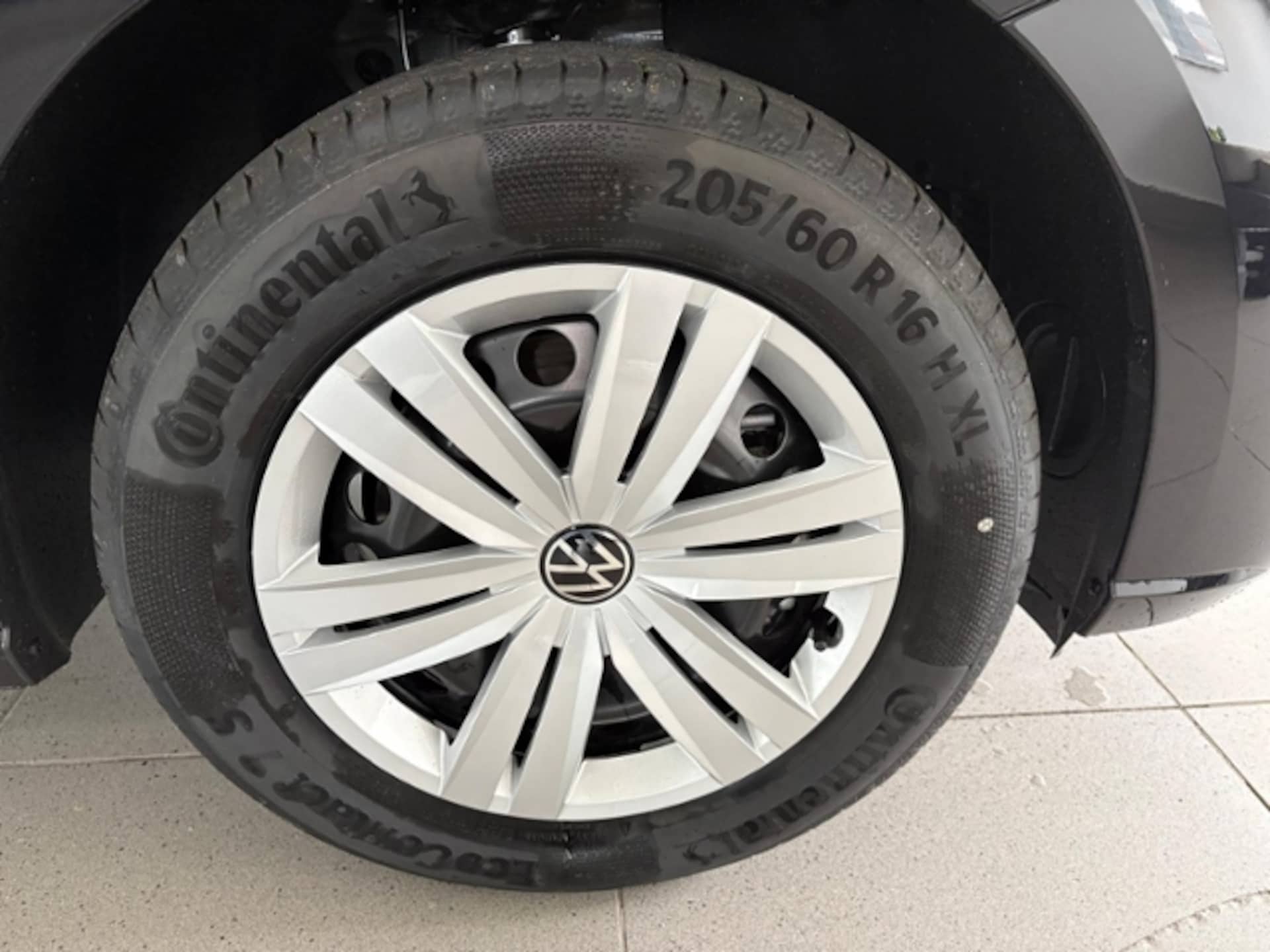 Volkswagen Caddy Maxi Basis-Modell