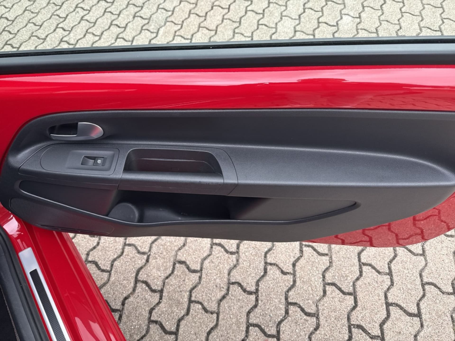 Volkswagen up! GTI