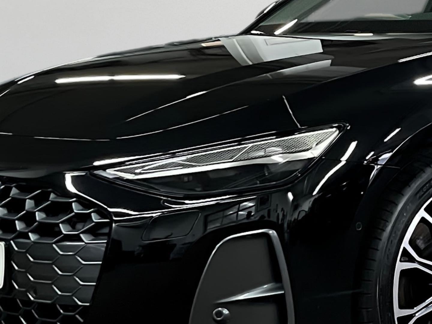 Bild über Audi A6 Avant e-hybrid e-hybrid quattro 220 kW S tronic - für weitere Informationen kontaktieren Sie den Audi Partner