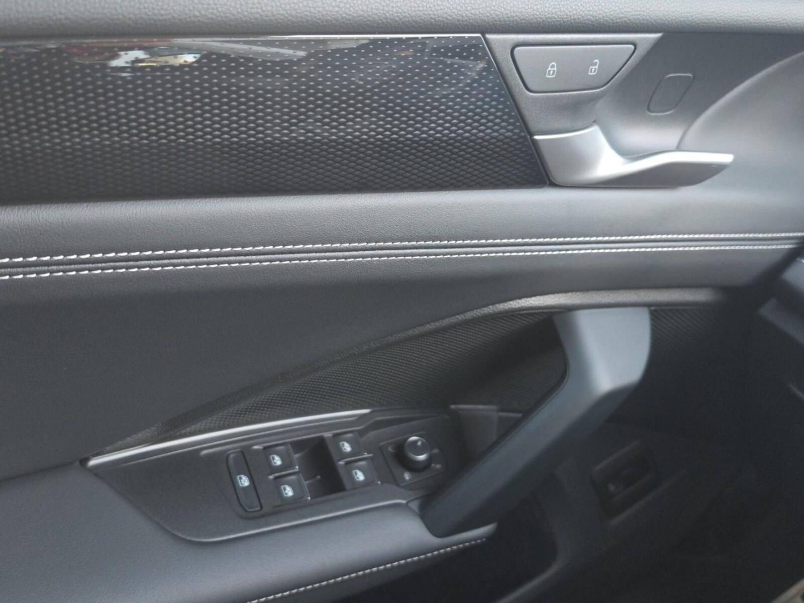 Volkswagen Tiguan – Bild 10