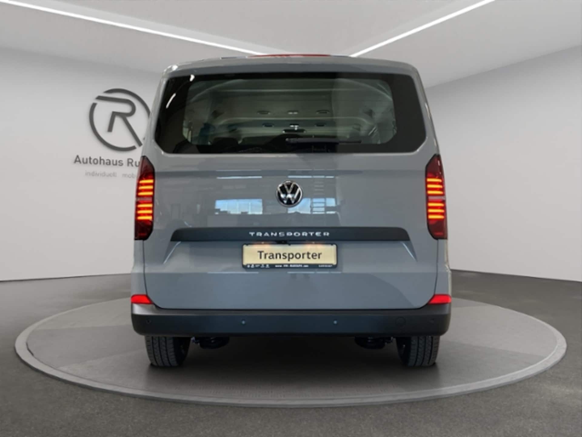 Volkswagen Transporter Kombi langer Radstand