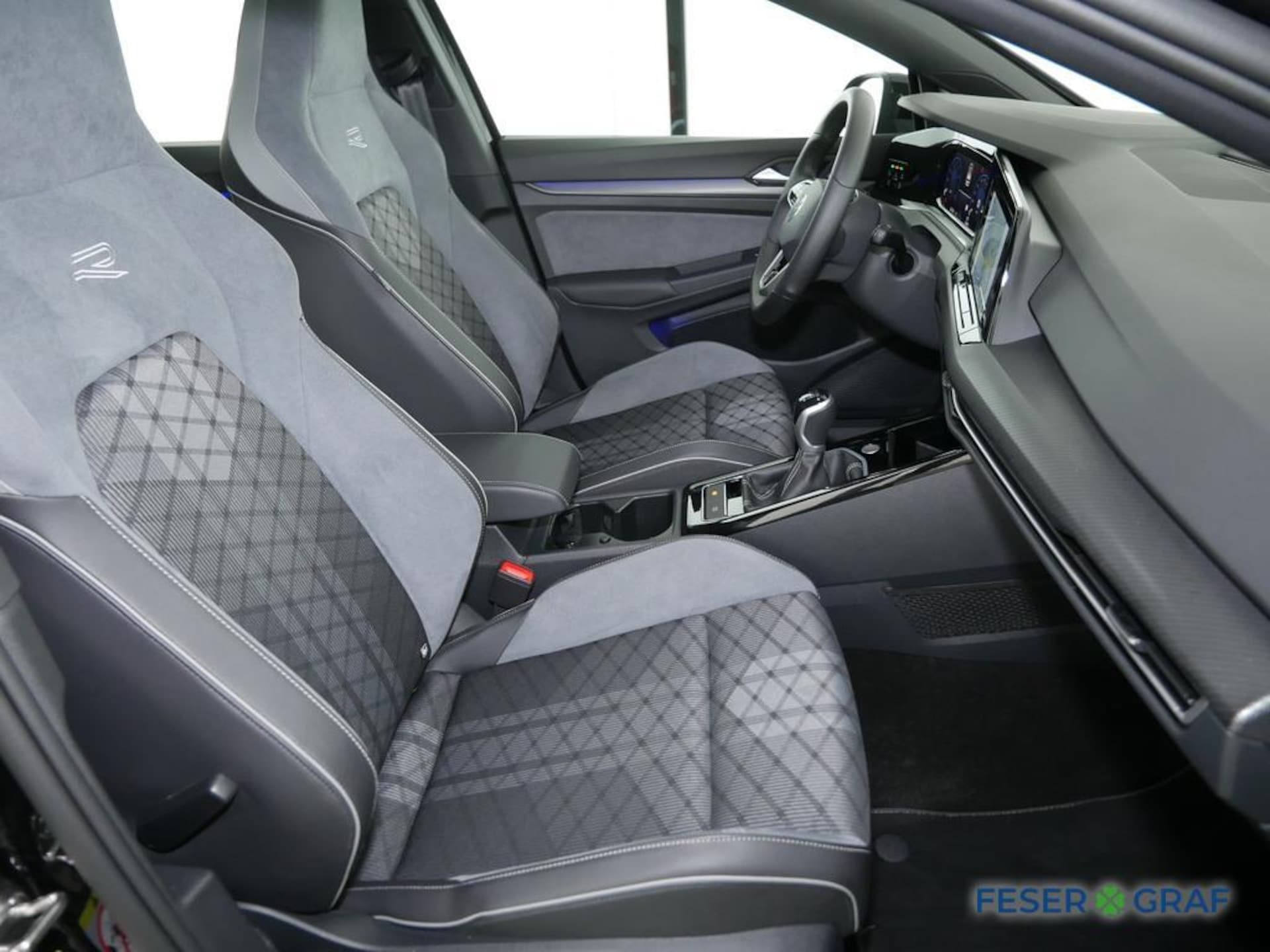 Volkswagen Golf R-Line
