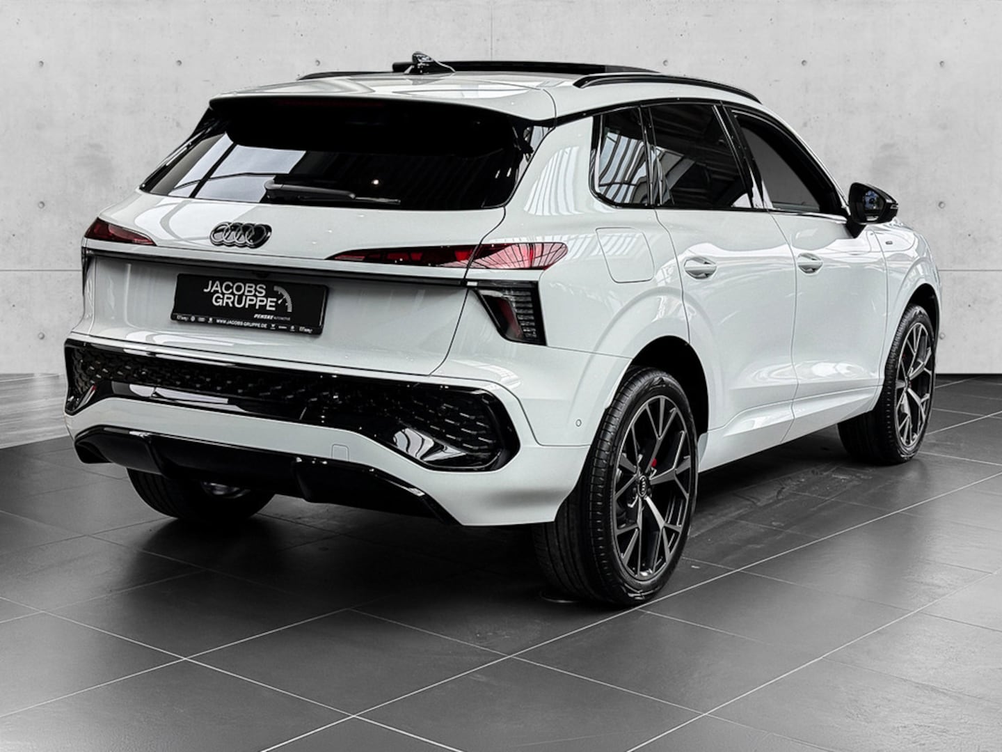 Bild über Audi Q3 SUV e-hybrid e-hybrid 200 kW S tronic - für weitere Informationen kontaktieren Sie den Audi Partner
