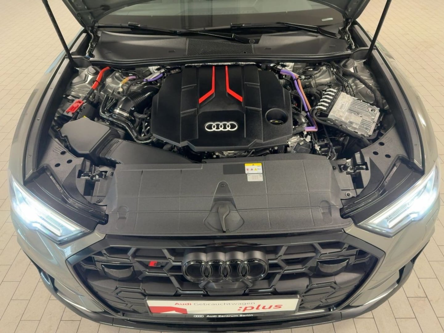 Bild über Audi S6 Avant S6 Avant TDI 253(344) kW(PS) tiptronic - für weitere Informationen kontaktieren Sie den Audi Partner